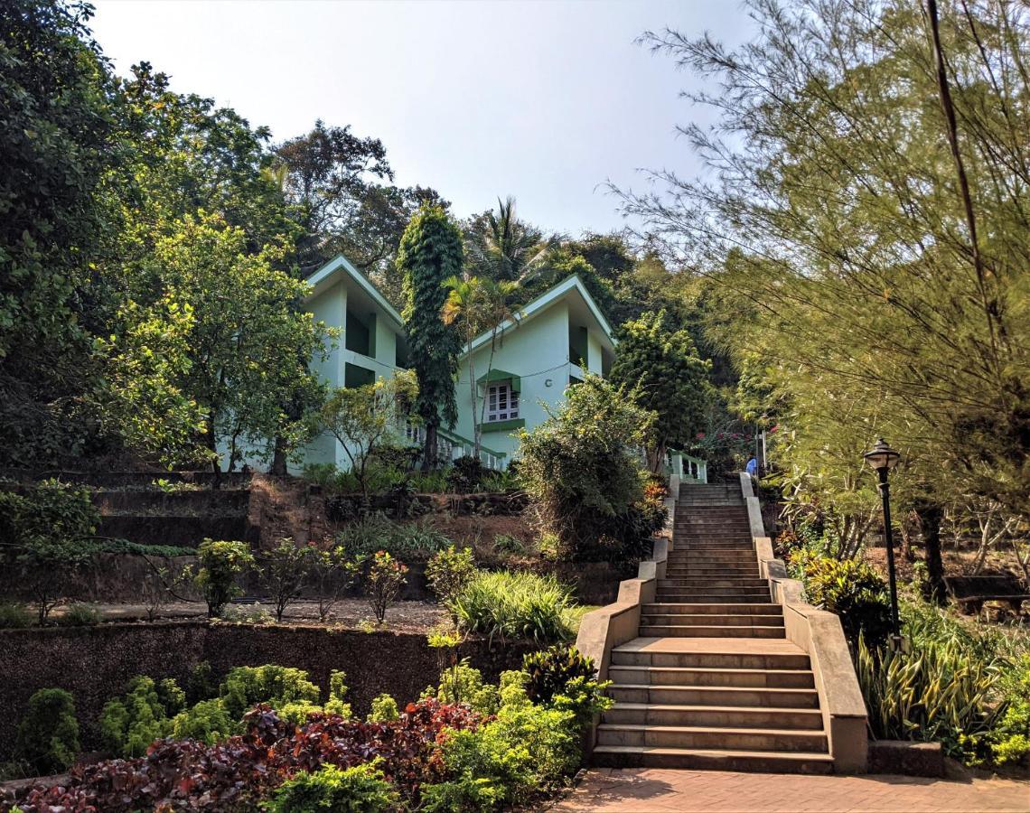 Farmagudi Residency Hotel Donshiwado Ngoại thất bức ảnh